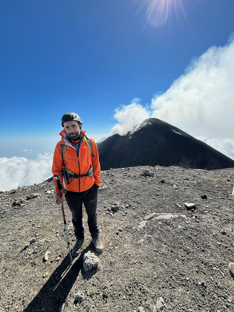 Mount_Etna_Private_volcanologist_guide.png