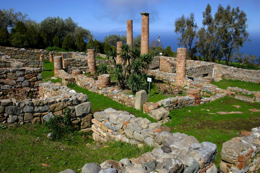 From the Greek town of Tyndaris to the Roman Villa of Patti
