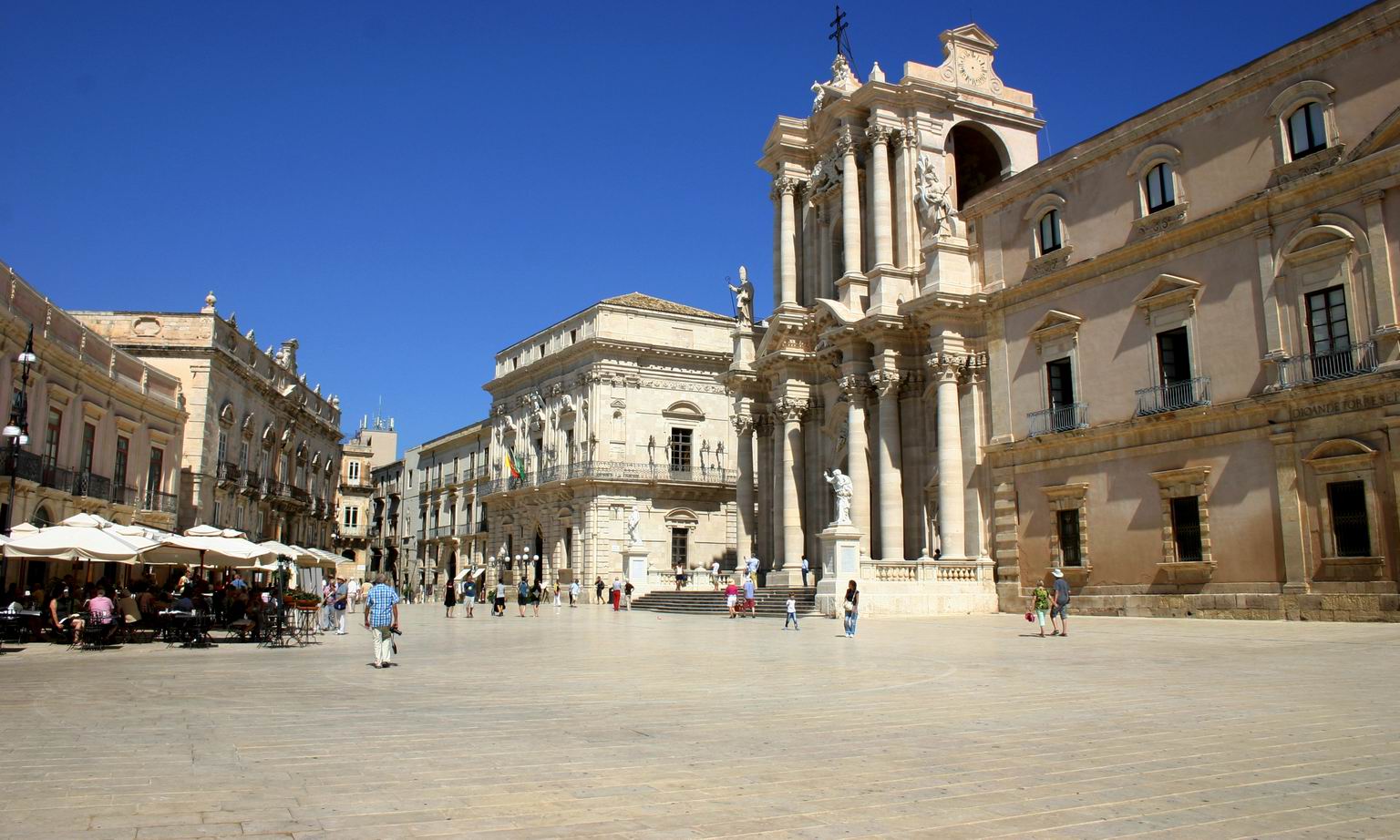 PIazzaDuomo_Ortigia.jpg.JPG