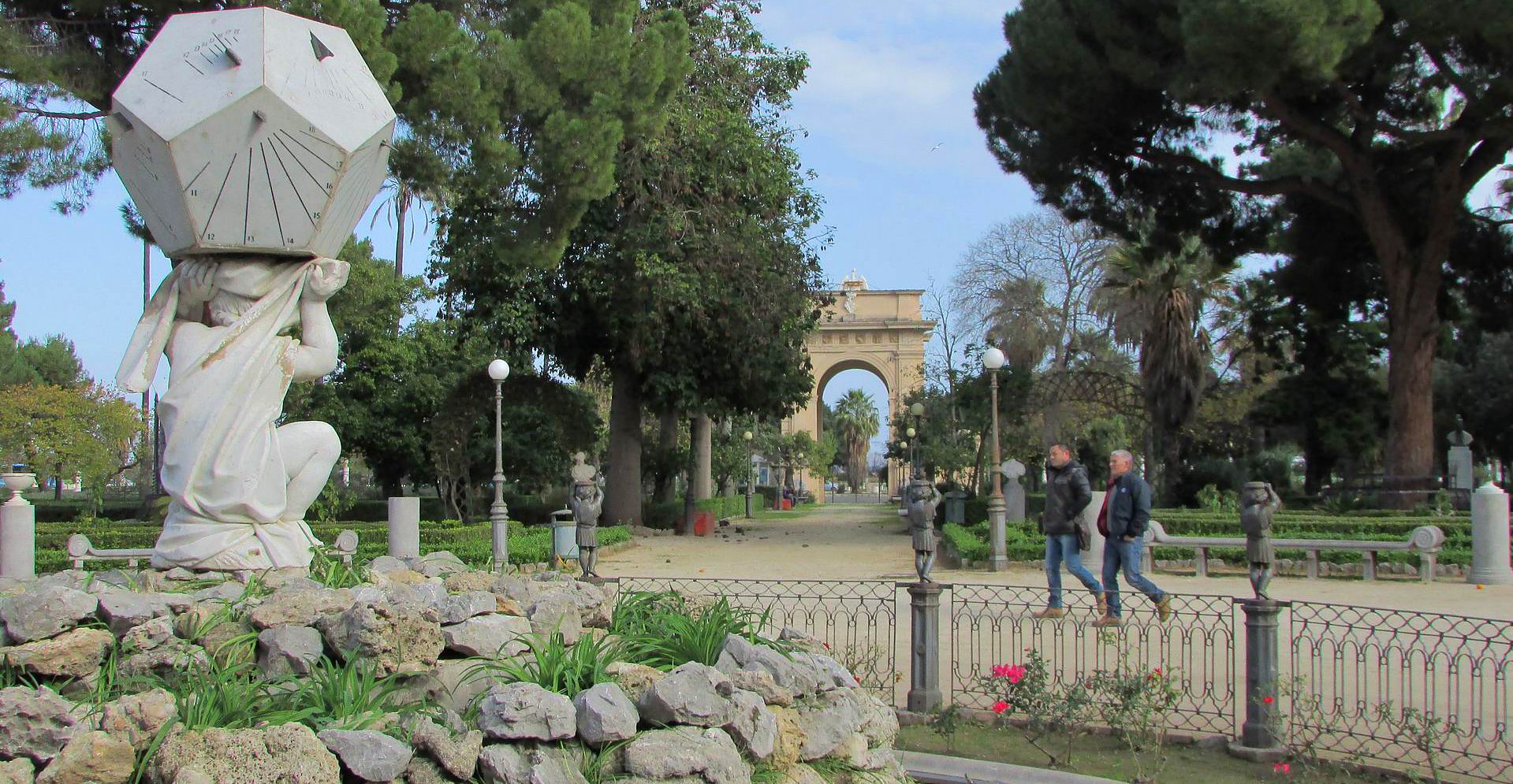Palermo_botanic_garden_tour_Villa_Giulia_2.JPG