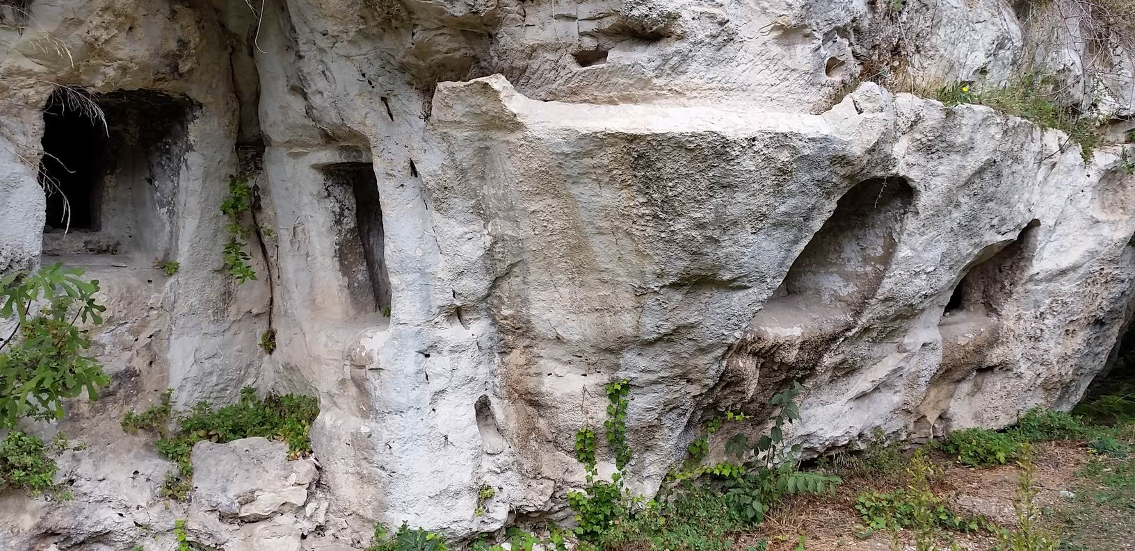 Trekking_Santa_Domenica_Valley.jpg