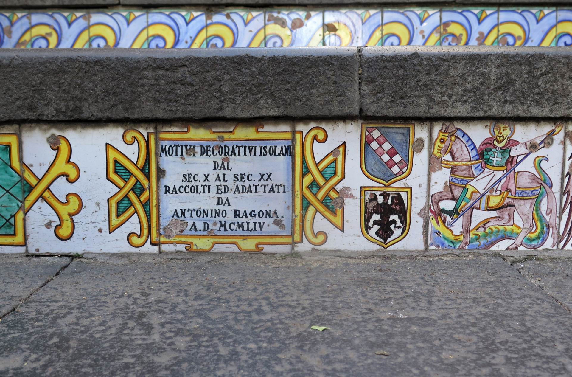 caltagirone-detail-staircase-majolica.jpg