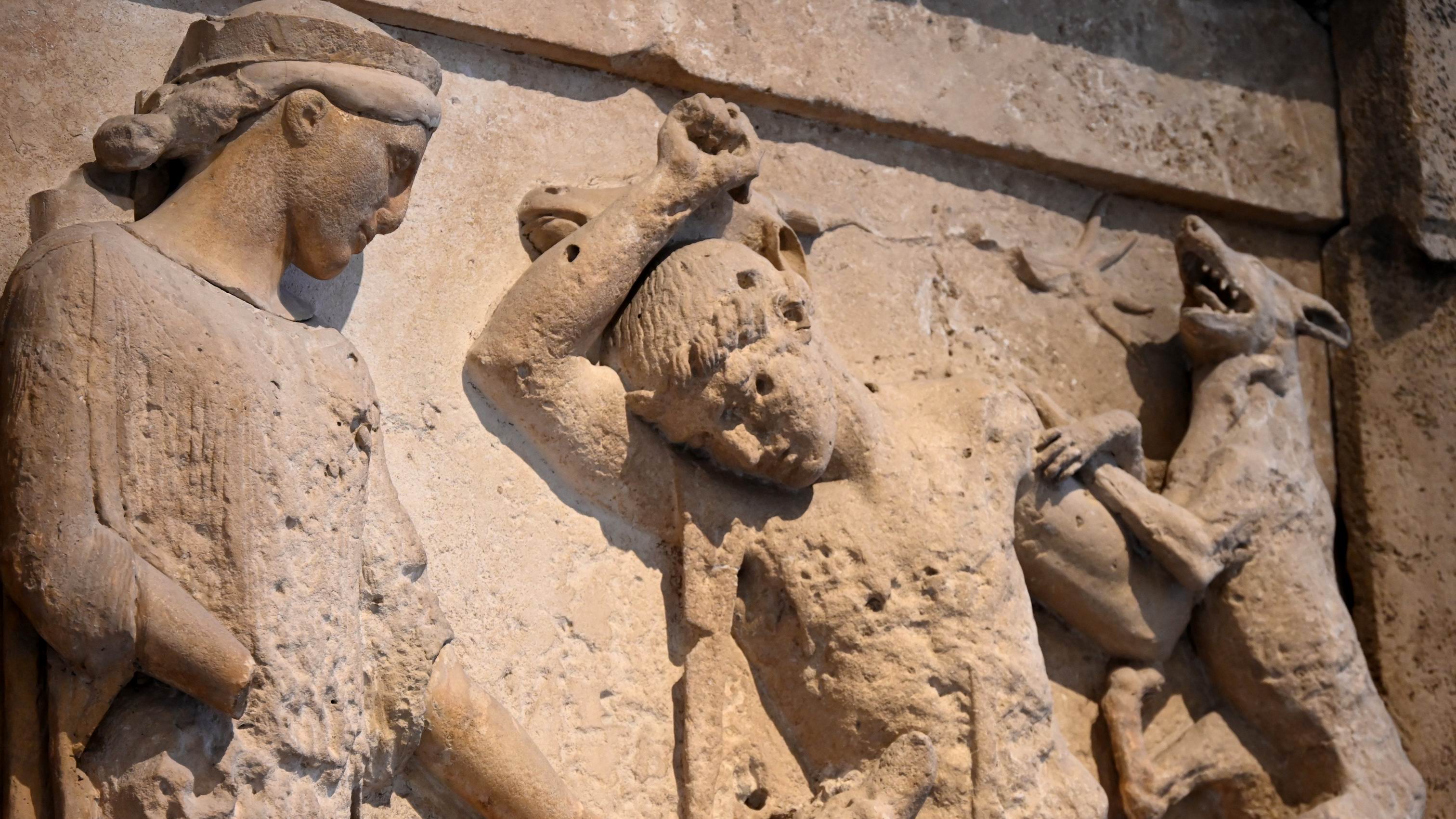 Selinunte_Metopes_Private_Tour_Palermo_Museum.JPG