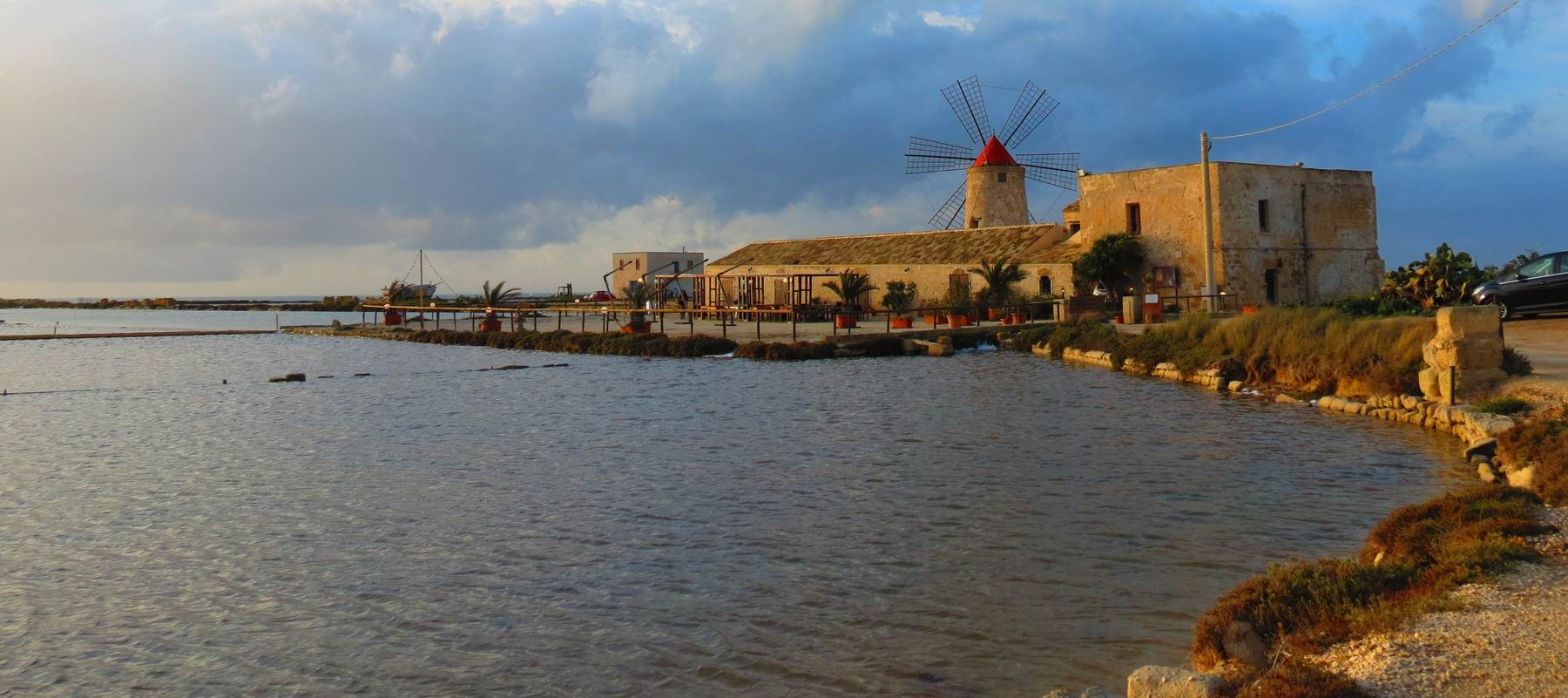 Saltpans_marsala.jpg