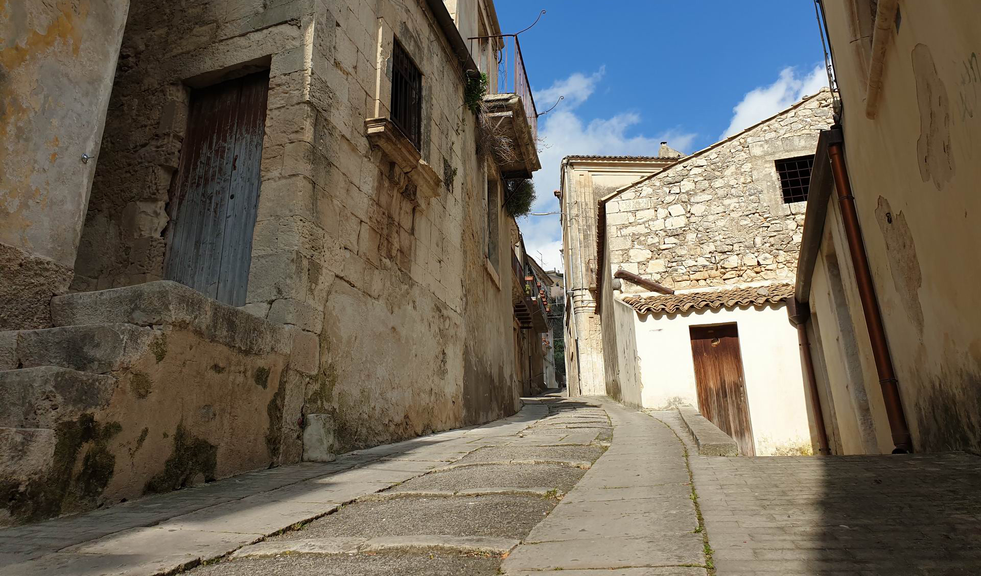 modica-old-quarters.jpg