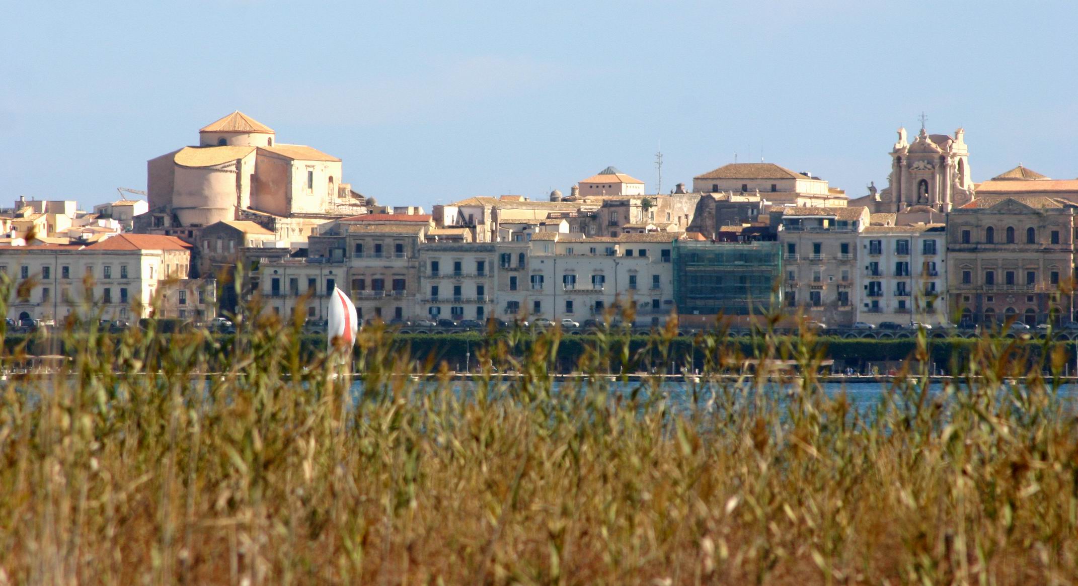 Family_Walking_Tour_of_Ortigia_Siracusa.JPG