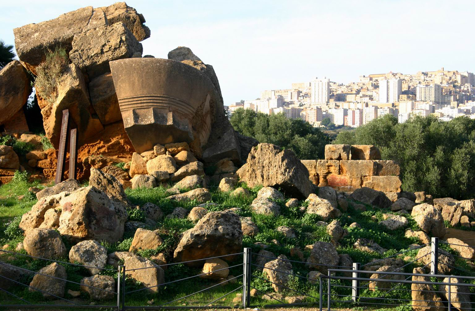 Temple-of-Zeus_Agrigento.jpg.JPG