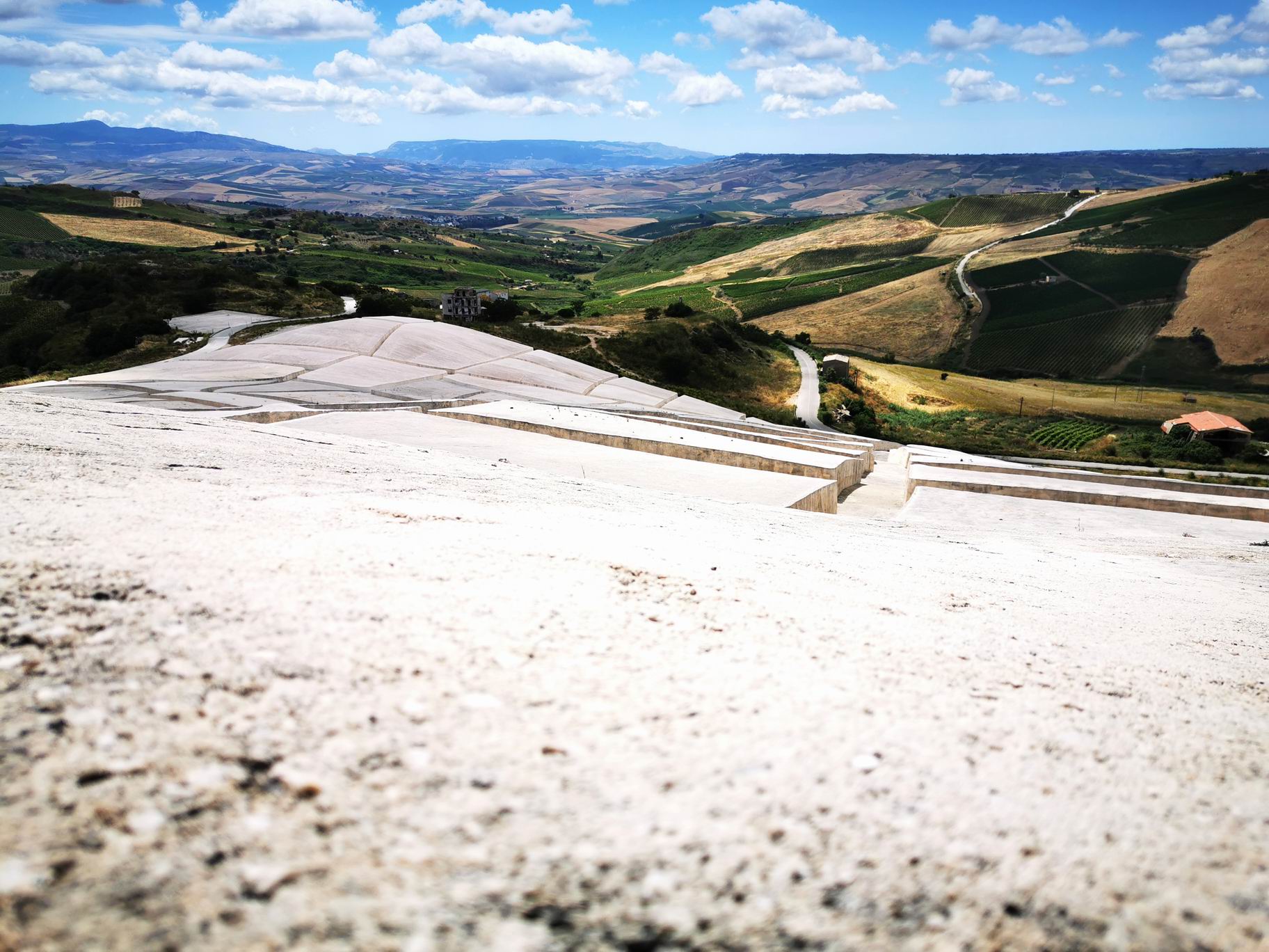 Alberto_Burri_Cretto.jpg