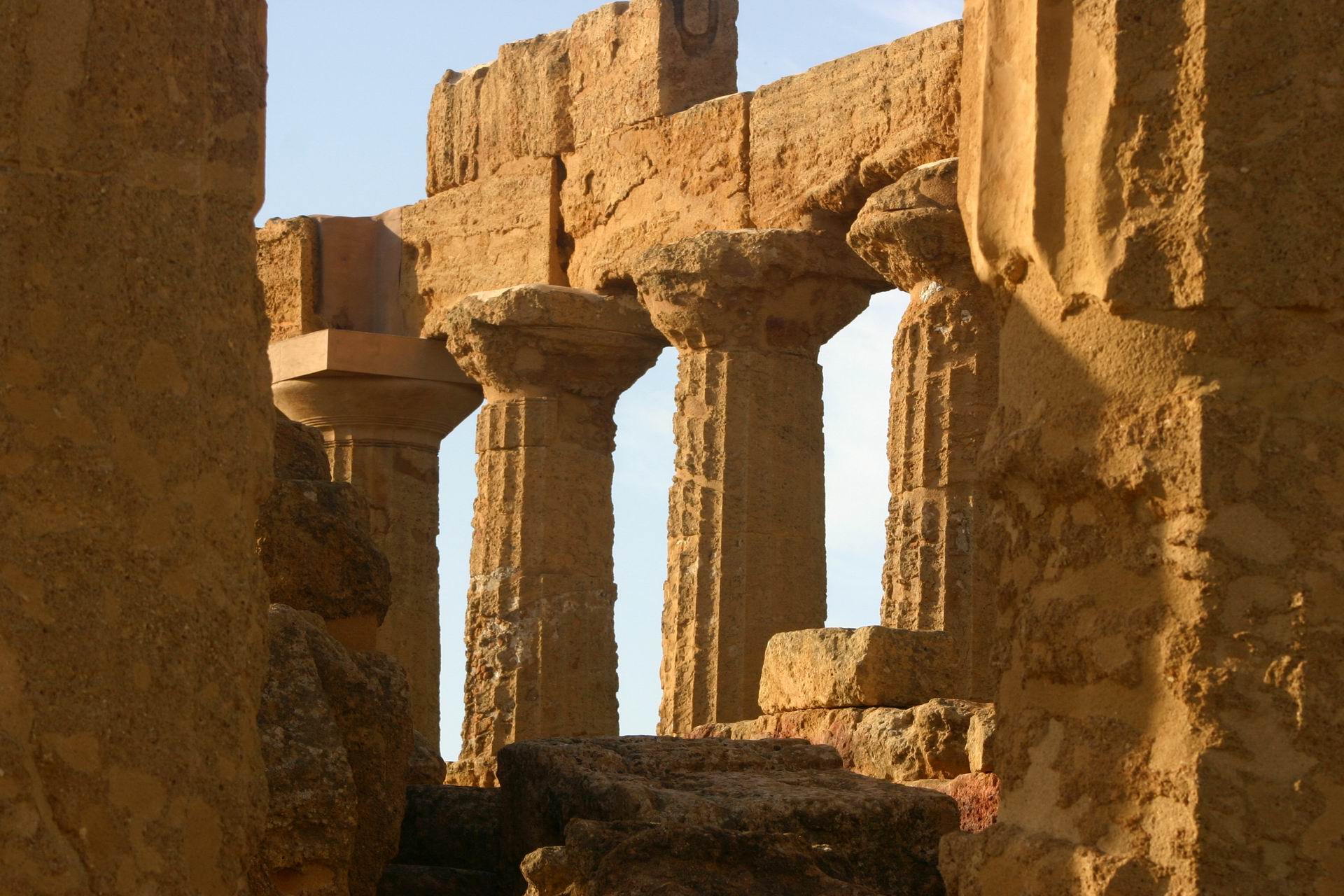 details-of-valley-of-the-temples-agrigento.jpg