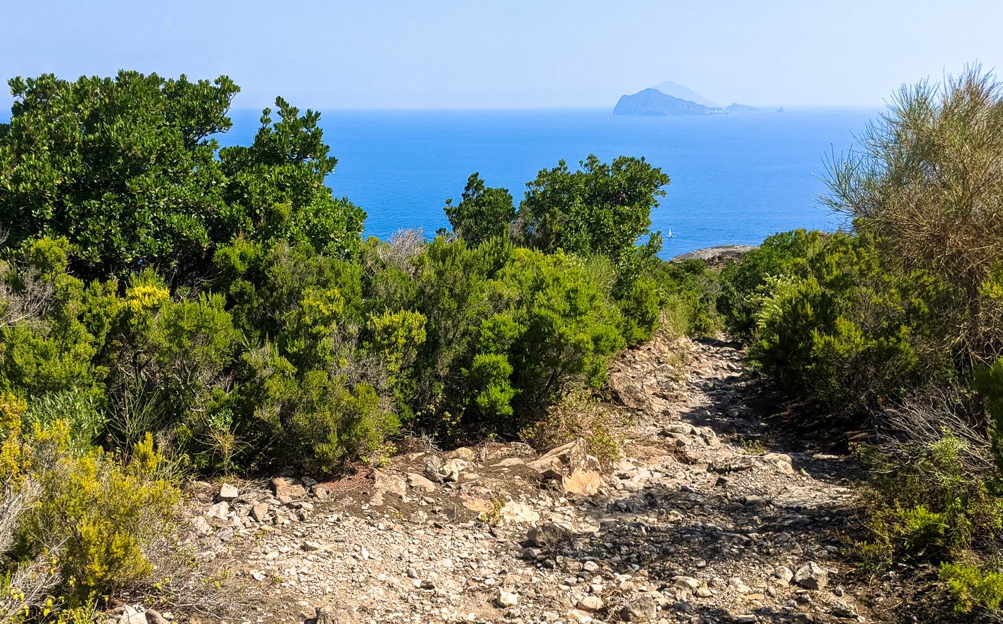 nature_tour_lipari_aeolian_islands.jpg