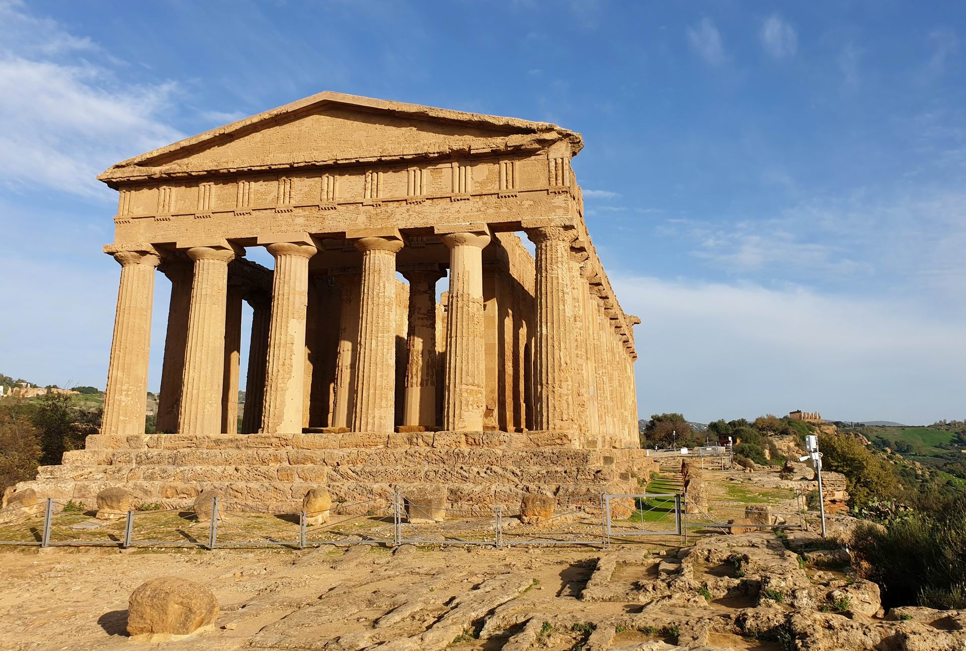 temple-of-concordia-agrigento2.jpg