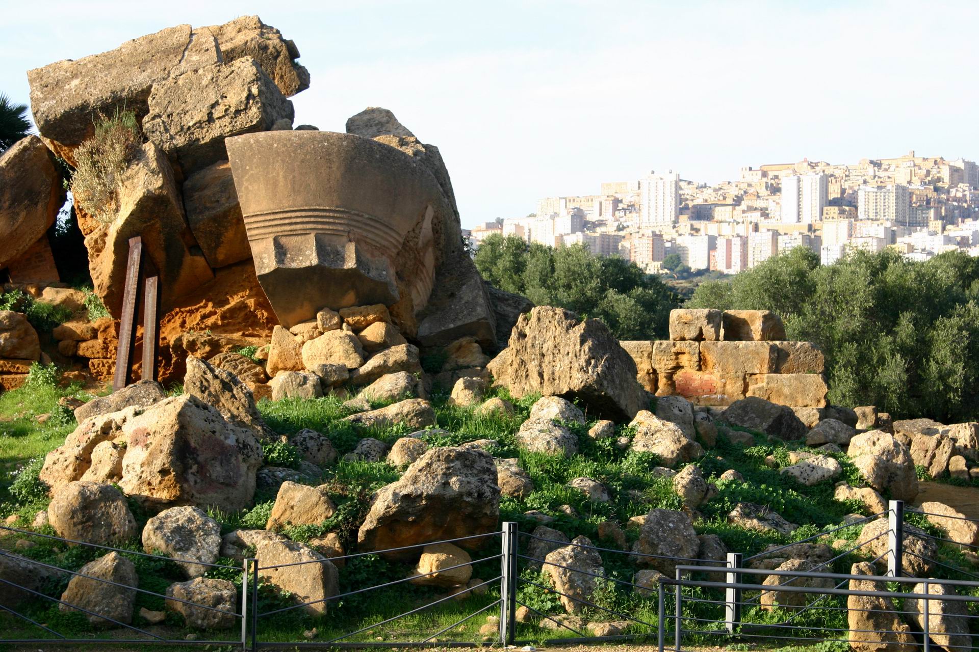 ruins-valley-of-the-temples.jpg