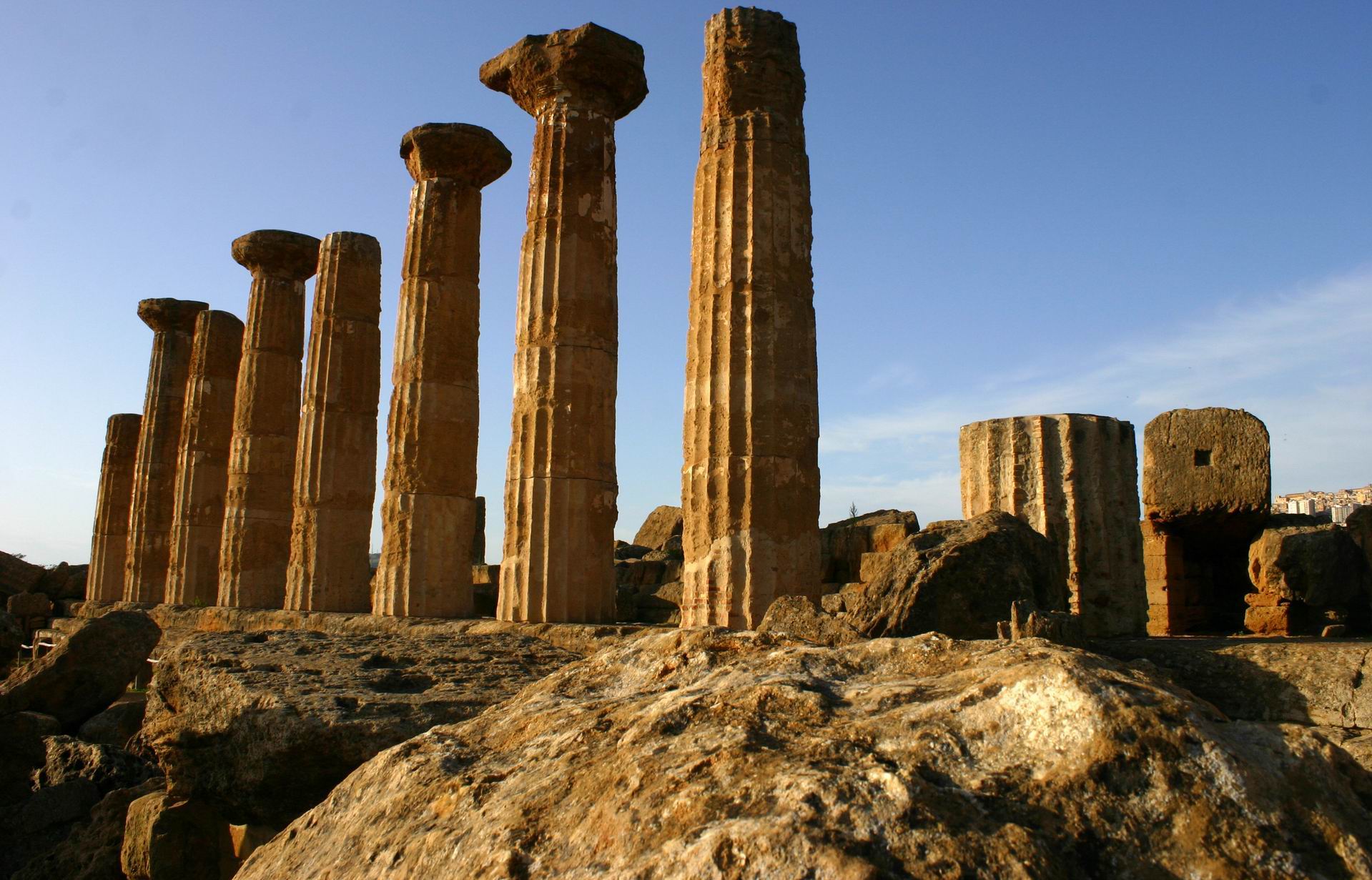 temple-of-herakles-agrigento_walking_tour.jpg