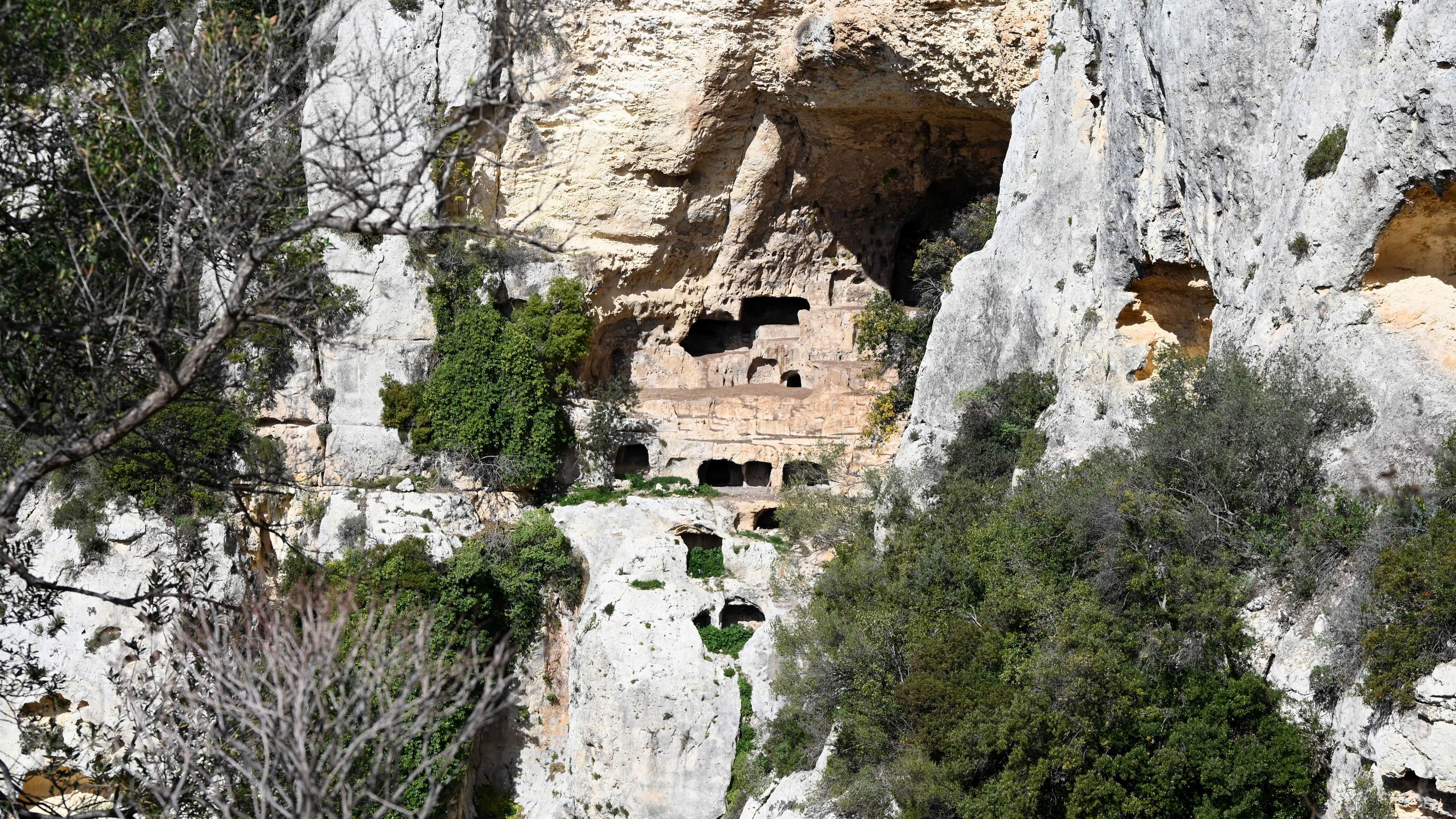 Private_trekking_tour-in_Cavagrande_cassibile_lakes.JPG