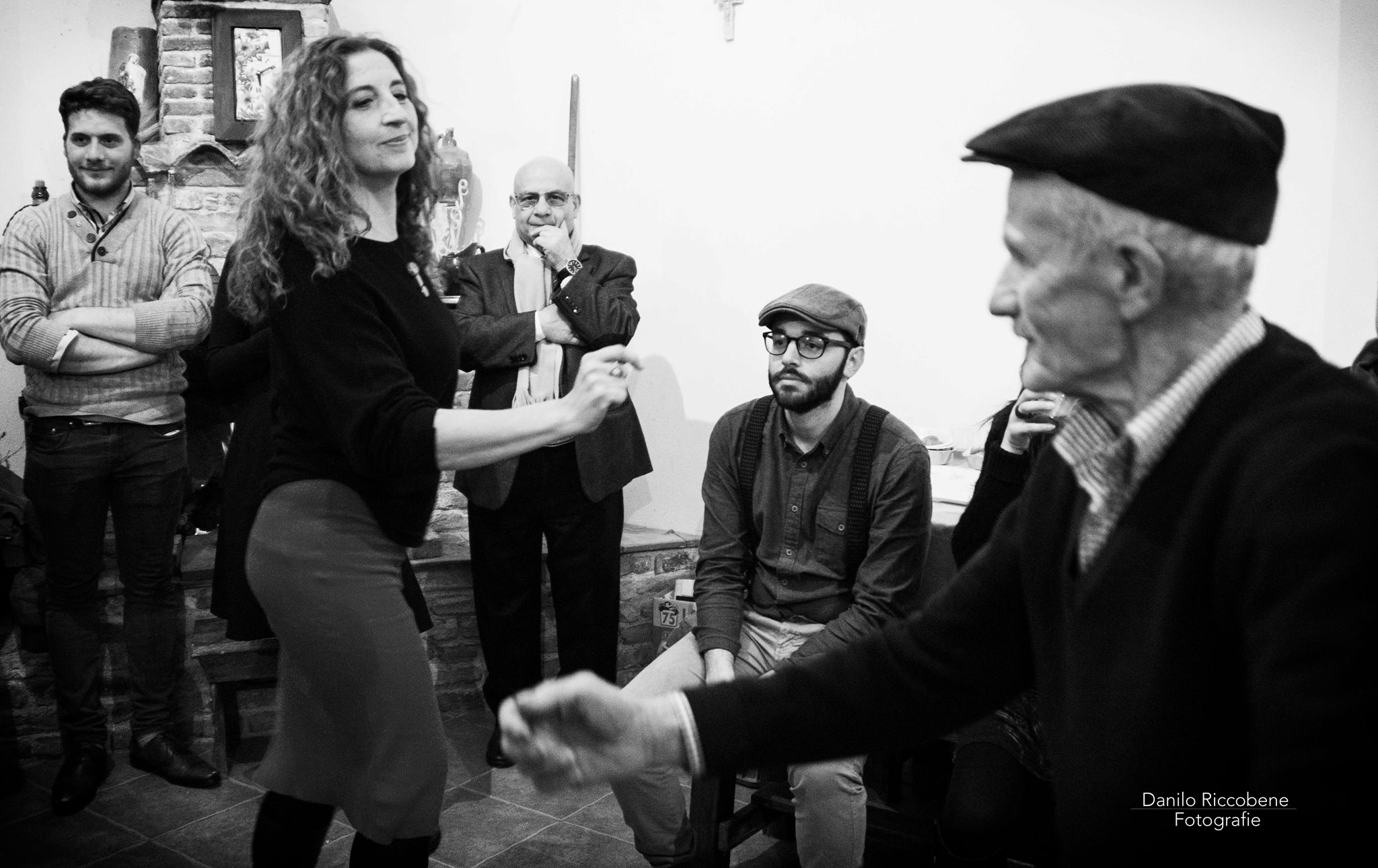 Traditional_Sicilian_Dance_Tour.jpg