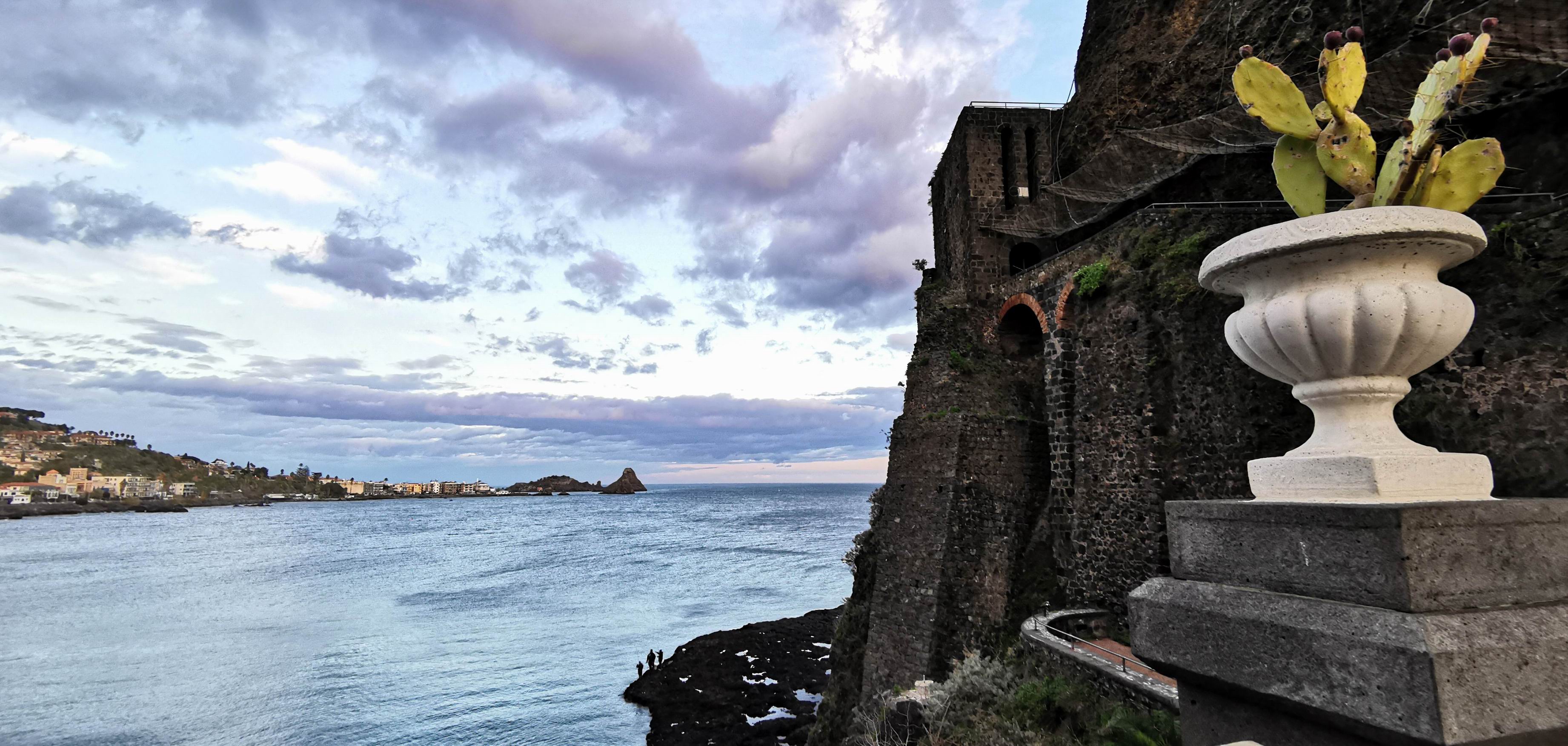 Aci_Castello_Aci_Trezza_Tour.jpg