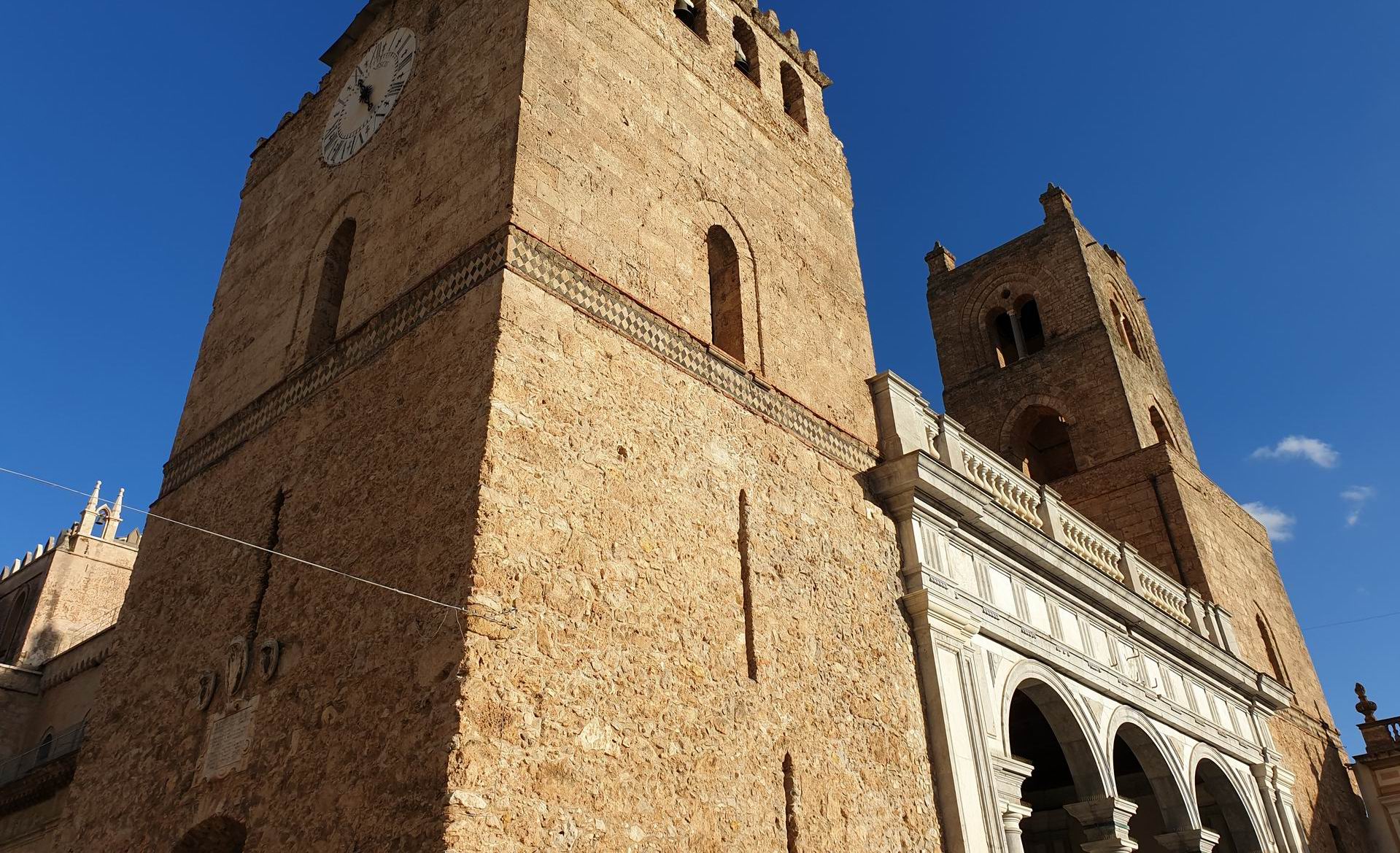 monreale-outside-church.jpg