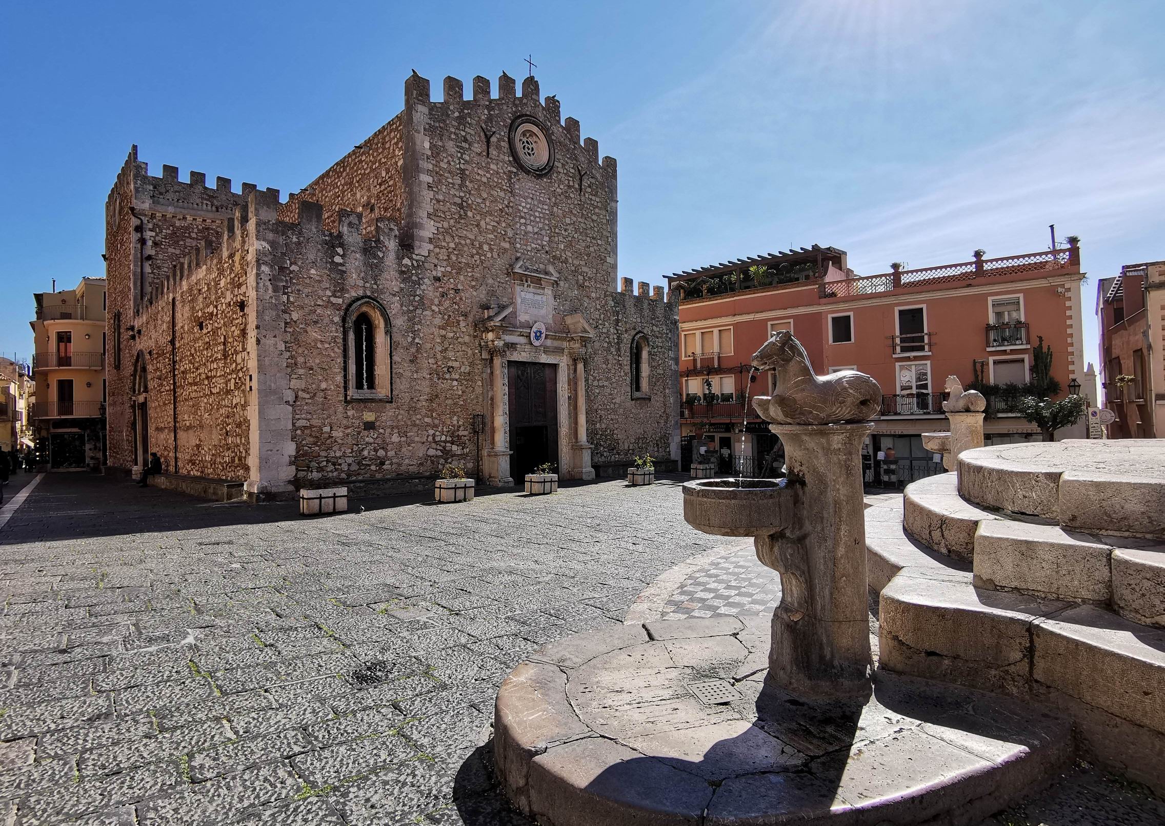 Taormina_Archaeological_Tour-with_guide.jpg