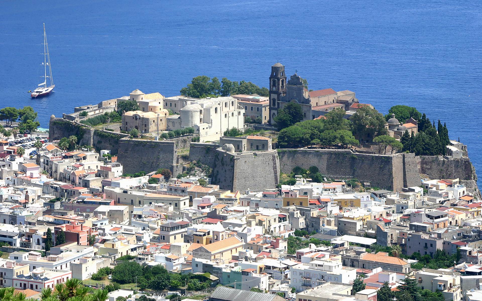 Acropoli-Lipari-island.jpg