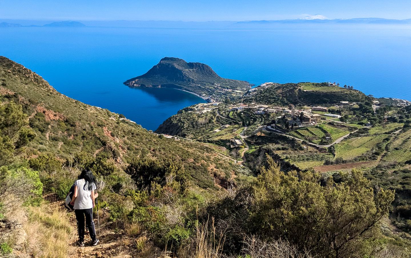 trekking-tour-filicudi-island.jpg