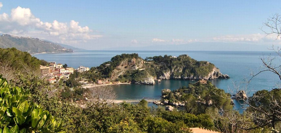 Tour archeo-paesaggistico. Taormina, Isola Bella, baia di Giardini Naxos