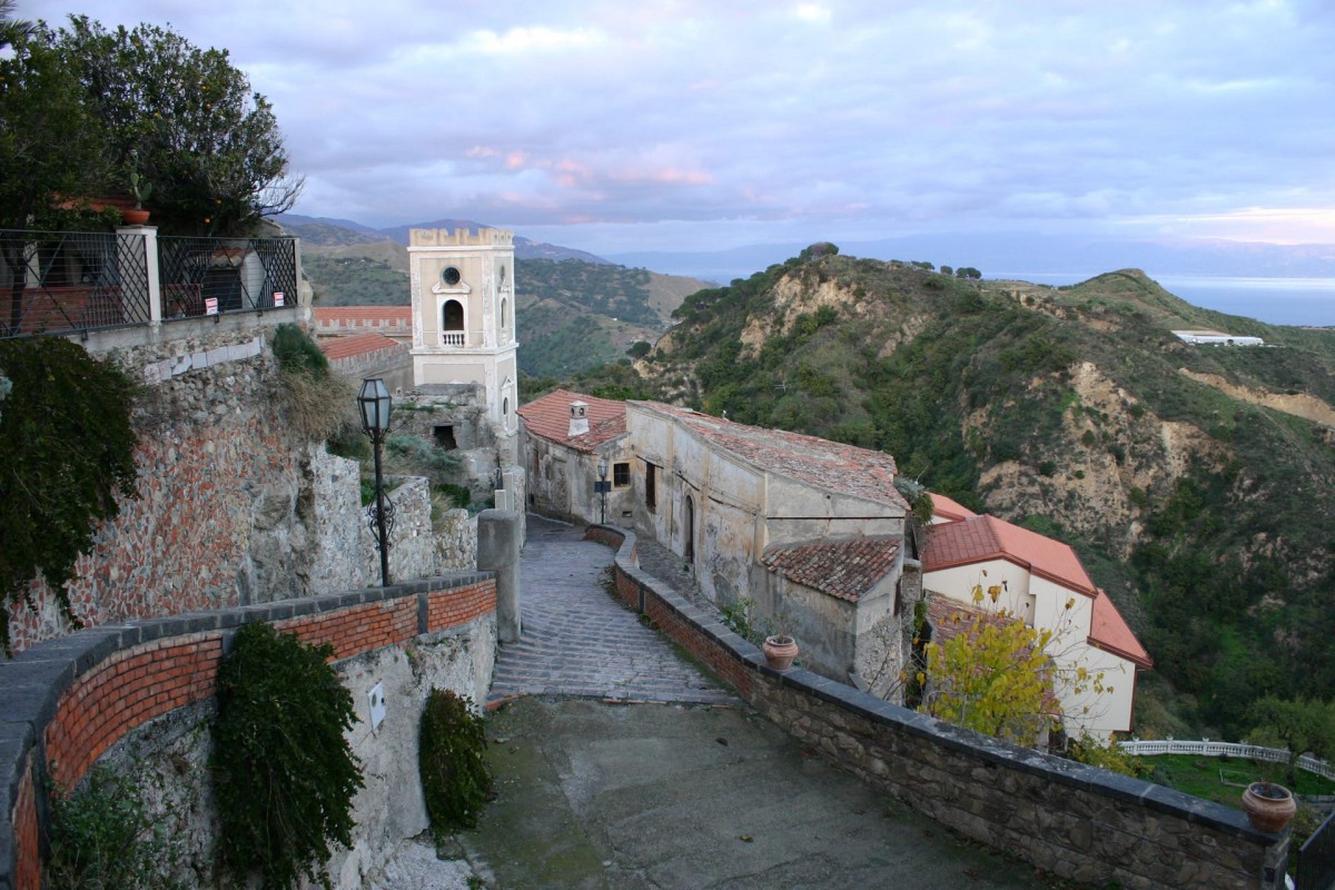Savoca & Casalvecchio Siculo Tour from Taormina with Private Guide