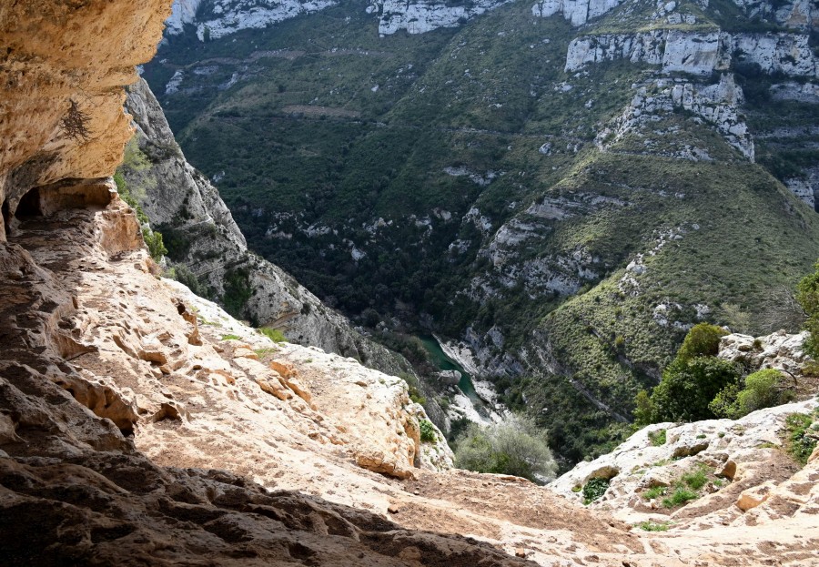 Cavagrande del Cassibile: Un Sentiero verso l’Eden