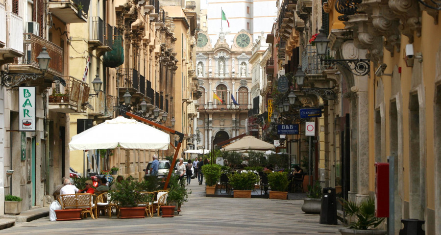 Trapani and Erice. From saltiness to the shady rock