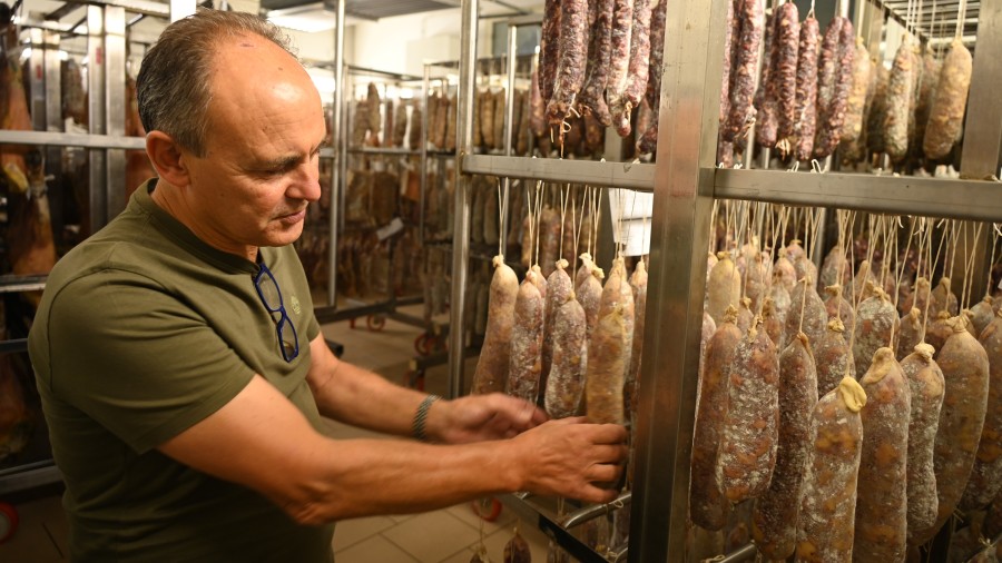 A tour in the realm of Black Pig of Nebrodi Mountains