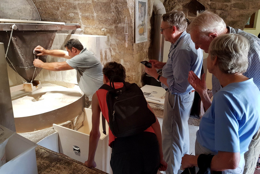 Acqua e farina, dal mulino a pietra ai manicaretti siciliani