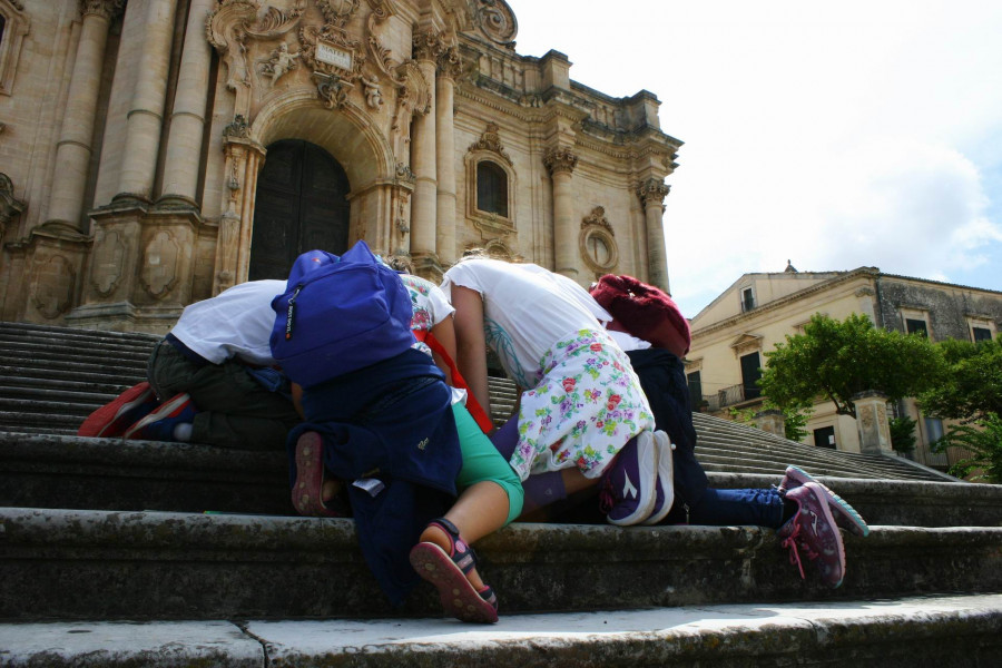 The mystery of the County! Family tour in Modica
